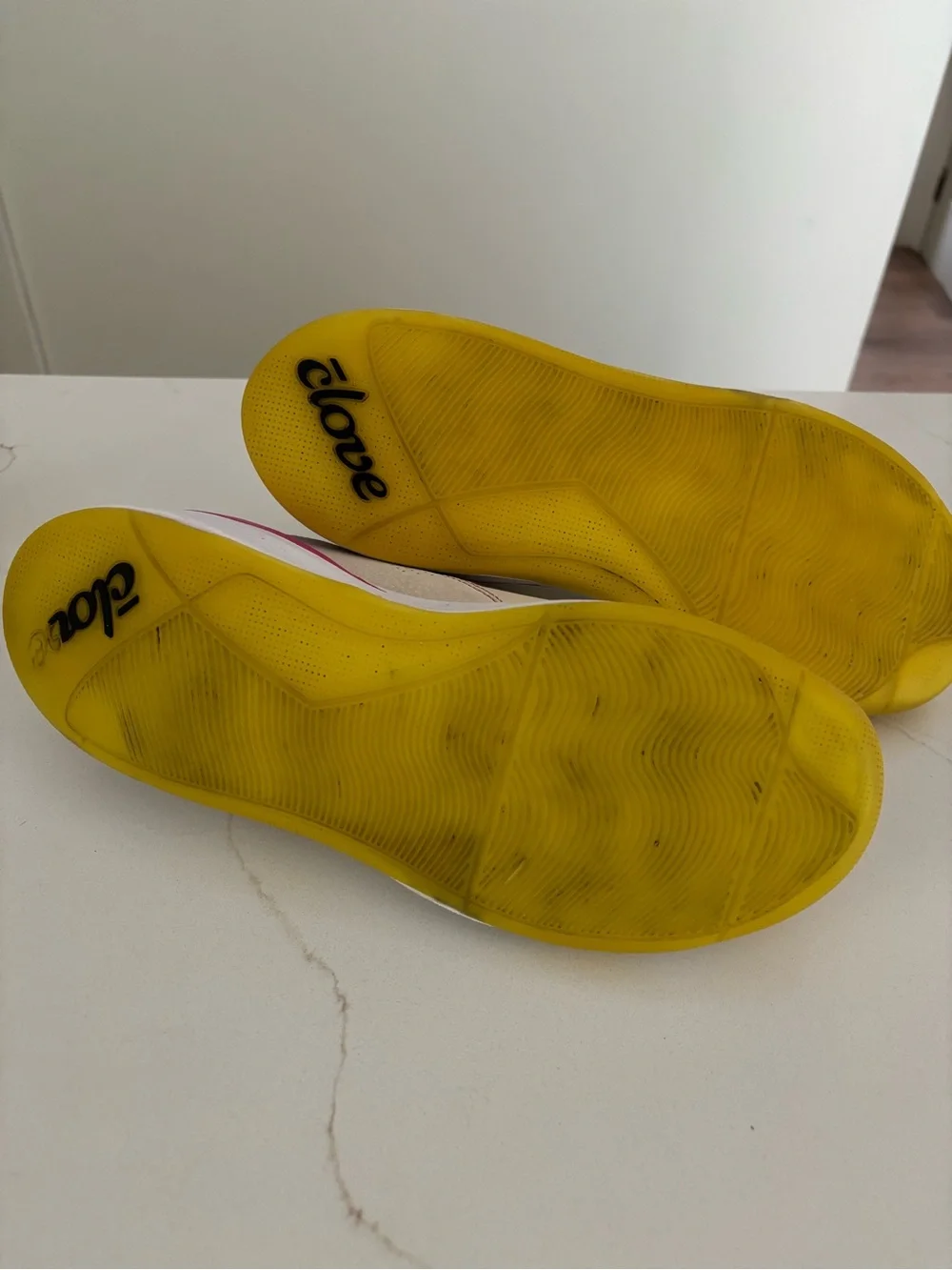 Clove Womens Size 10.5 Lemonade Comfort Shoes Healthcare Nursing Pink Yellow